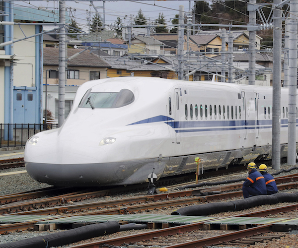 Japonya en hızlı "mermi tren"i test ediyor